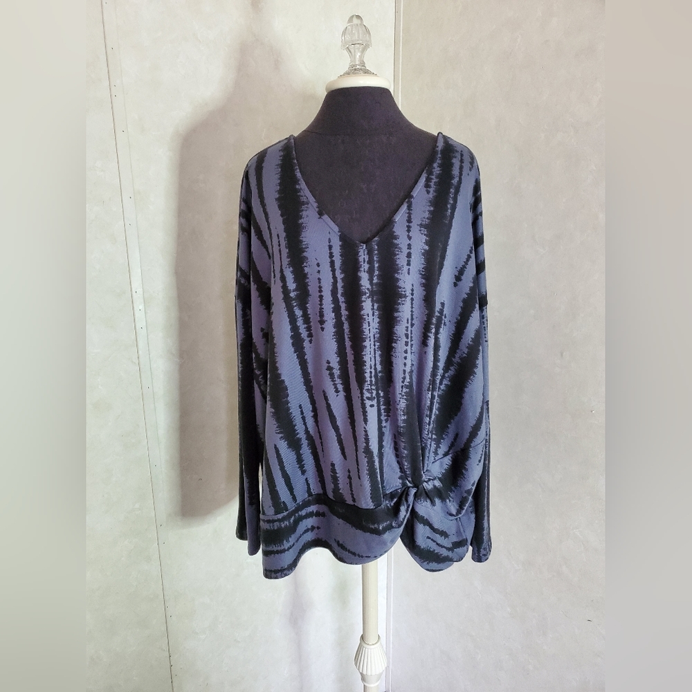 Terra & Sky Soft Blue Gray Zebra Print Quarter Length Sleeve Shirt
